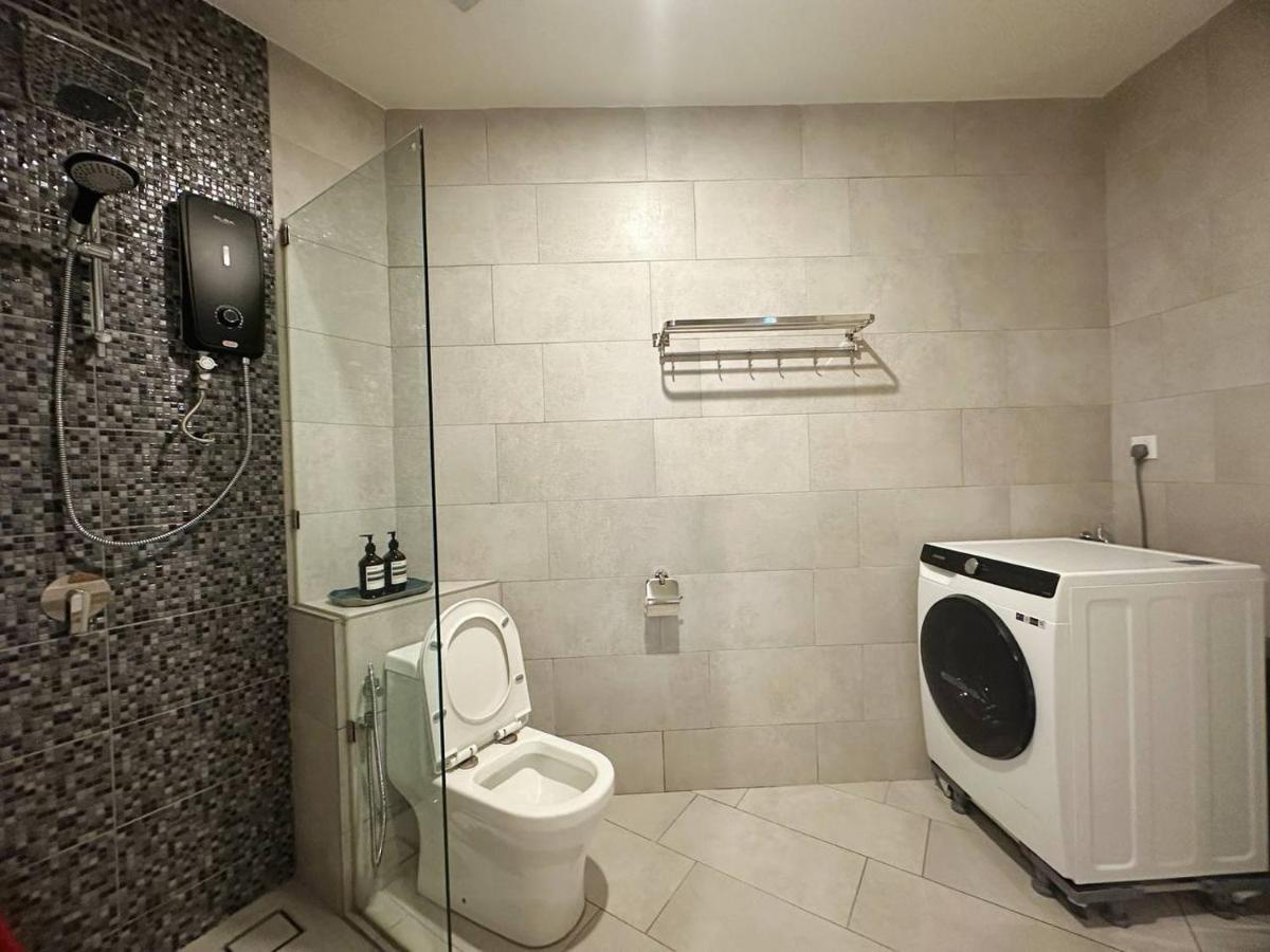 Sunset Seaview Studio Apartment At Kota Kinabalu City Centre Екстер'єр фото